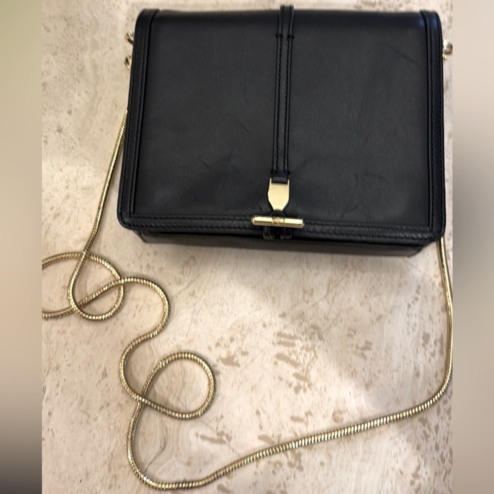 Pour La Victore black leather handbag
